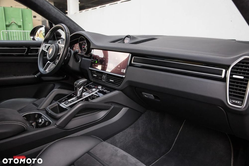 Porsche Cayenne Coupe GTS - 21