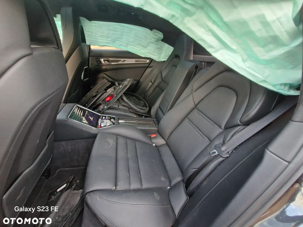 Porsche Panamera 4 E-Hybrid 10 Years Edition - 25