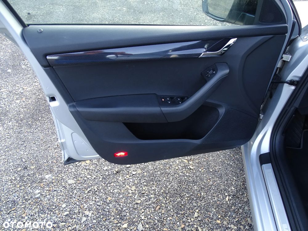 Skoda Octavia 2.0 TDI RS - 30