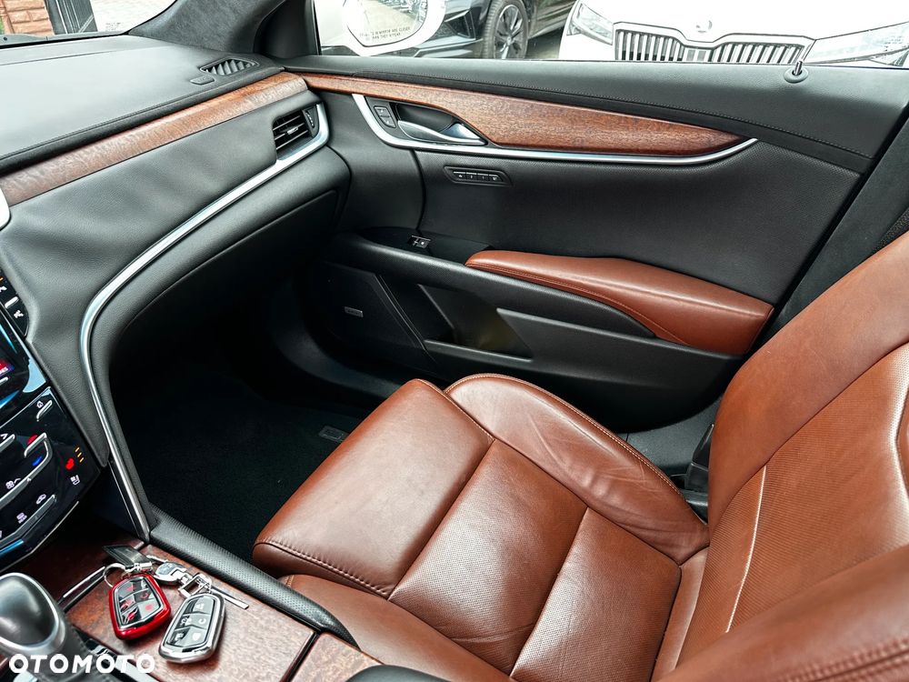 Cadillac XTS - 15