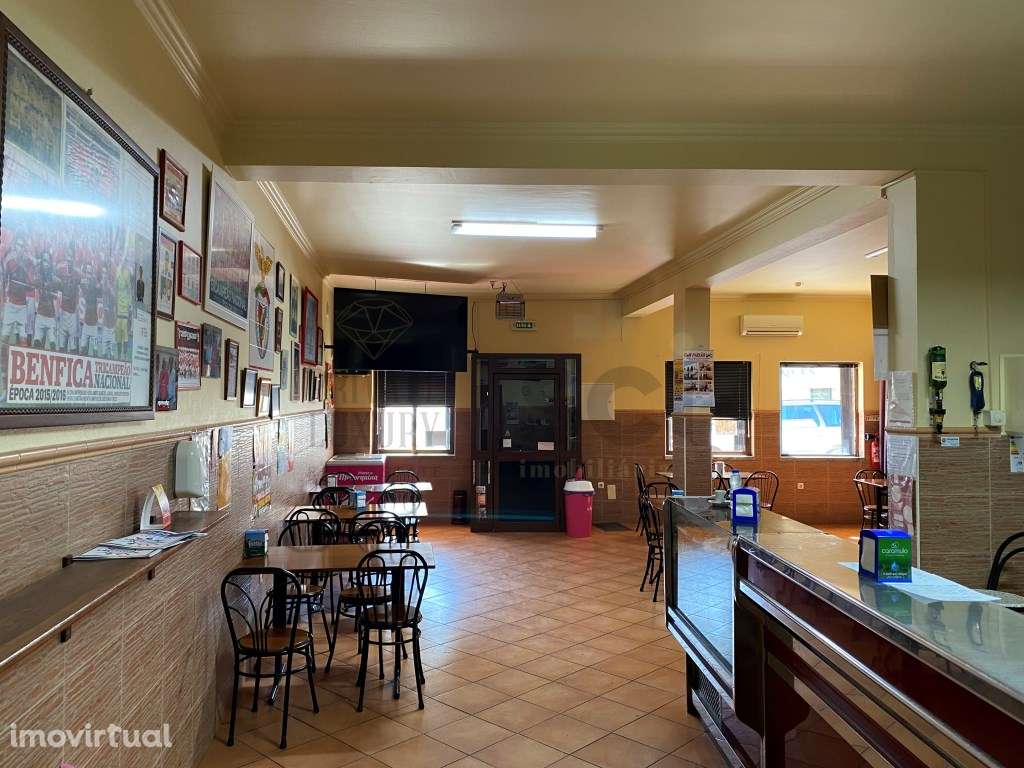 Espaço comercial e habitação em zona central de Vila Nova de São Bento - Grande imagem: 2/27