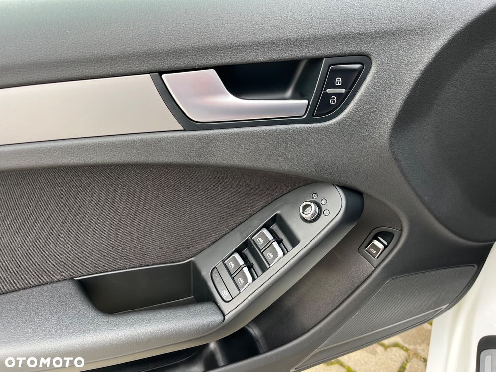 Audi A4 Limousine 2.0 TDI DPF quattro Ambition - 12