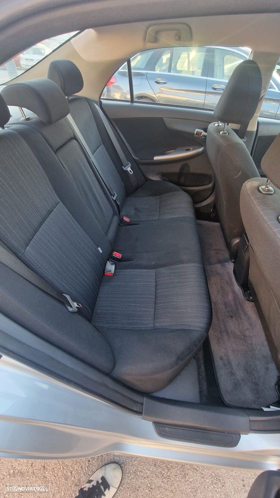 Toyota Corolla 1.4 D-4D Comfort - 8