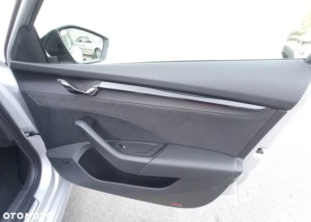 Skoda Octavia 2.0 TDI 4x4 RS DSG - 24
