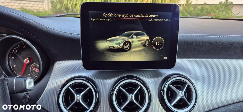 Mercedes-Benz GLA 180 7G-DCT AMG Line - 31