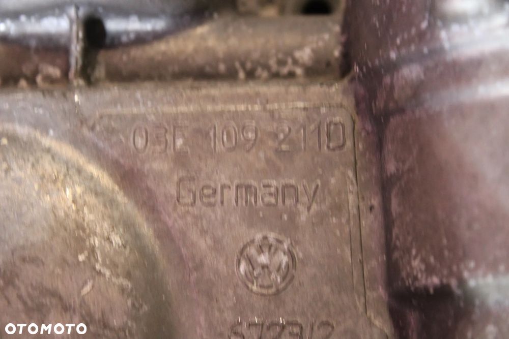 OBUDOWA ROZRZĄDU SKODA 03E109211D - 4