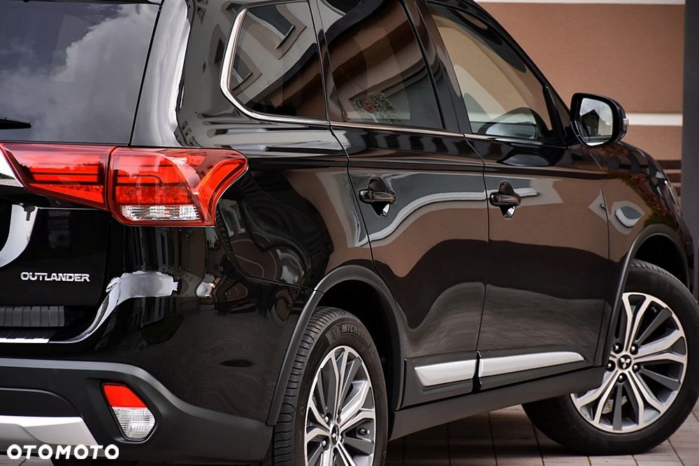 Mitsubishi Outlander 2.0 Invite + 2WD - 11