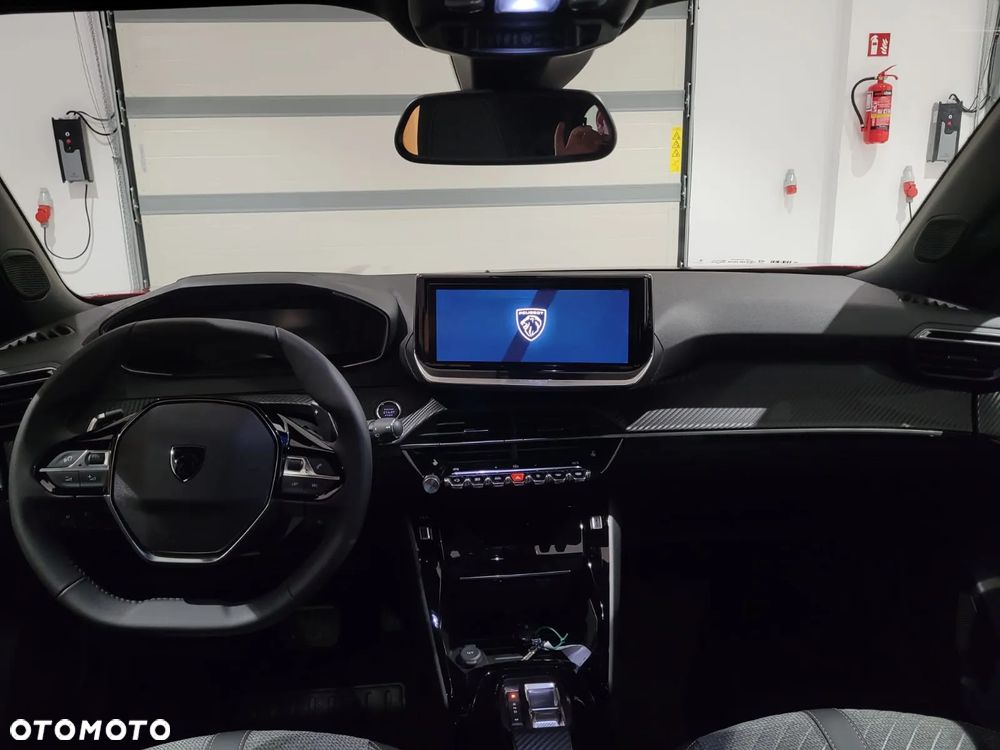 Peugeot 2008 PureTech mHEV Allure e-DCS6 - 8