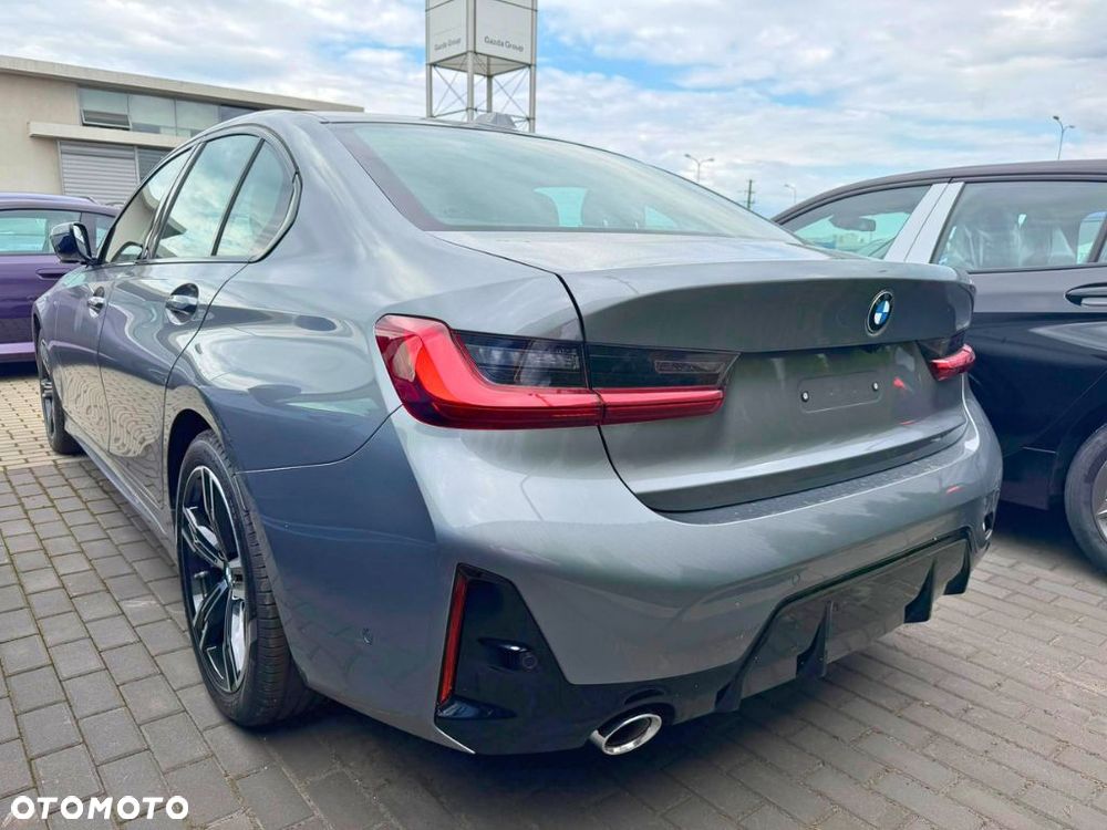 BMW Seria 3 318i M Sport - 4