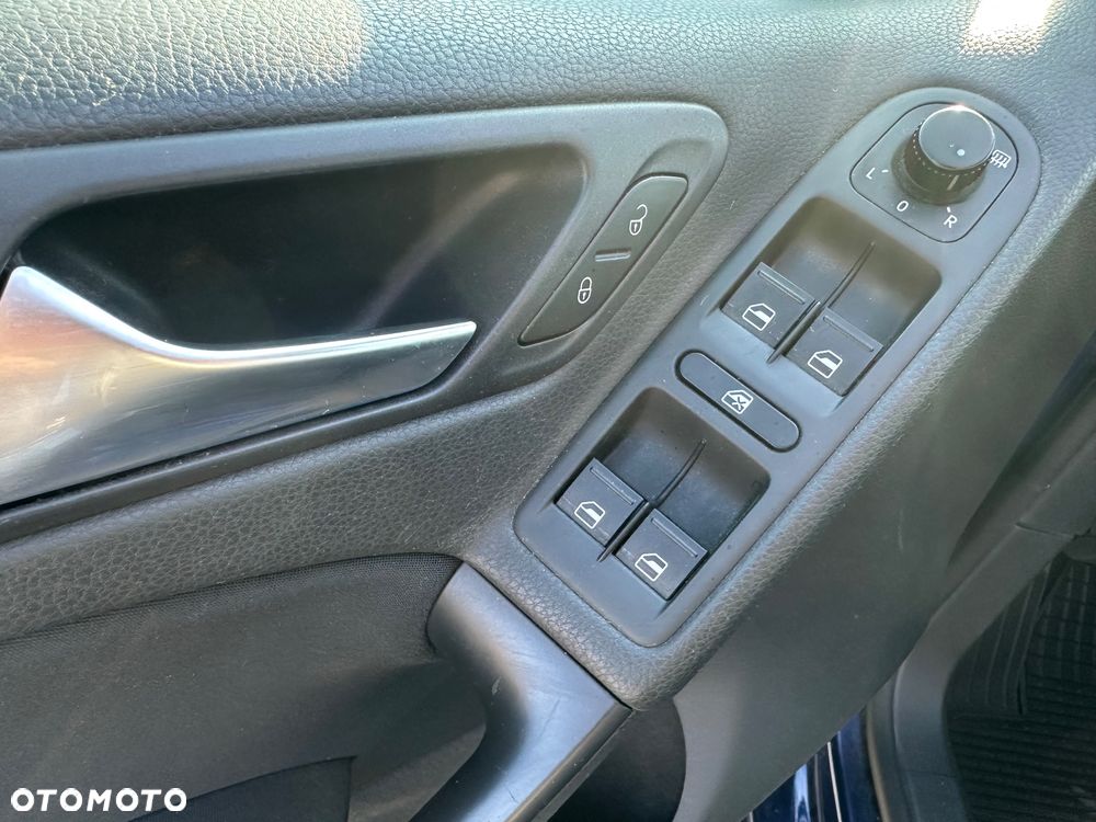 Volkswagen Golf 1.6 Trendline DSG - 9