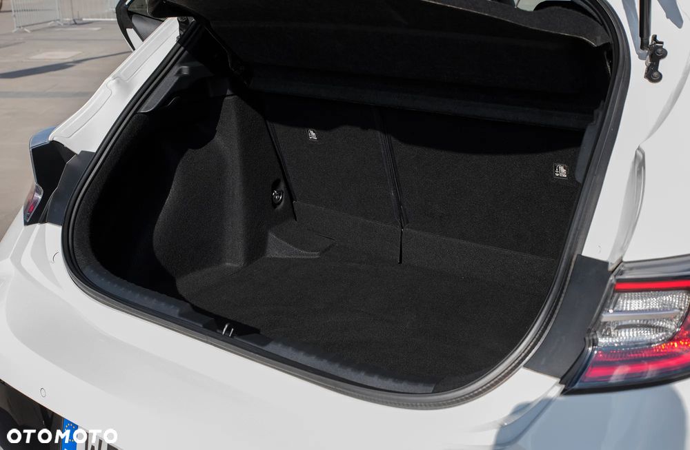 Toyota Corolla 1.8 Business Edition - 18