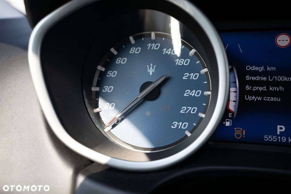 Maserati Ghibli S - 21