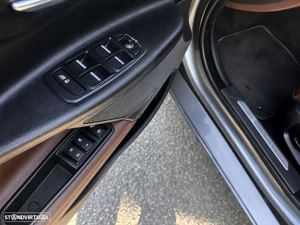 Jaguar XE 20d Aut. Portfolio - 22