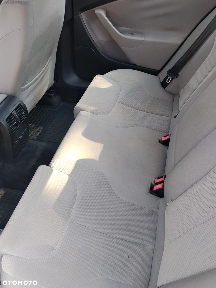 Volkswagen Passat 1.9 TDI Trendline - 8