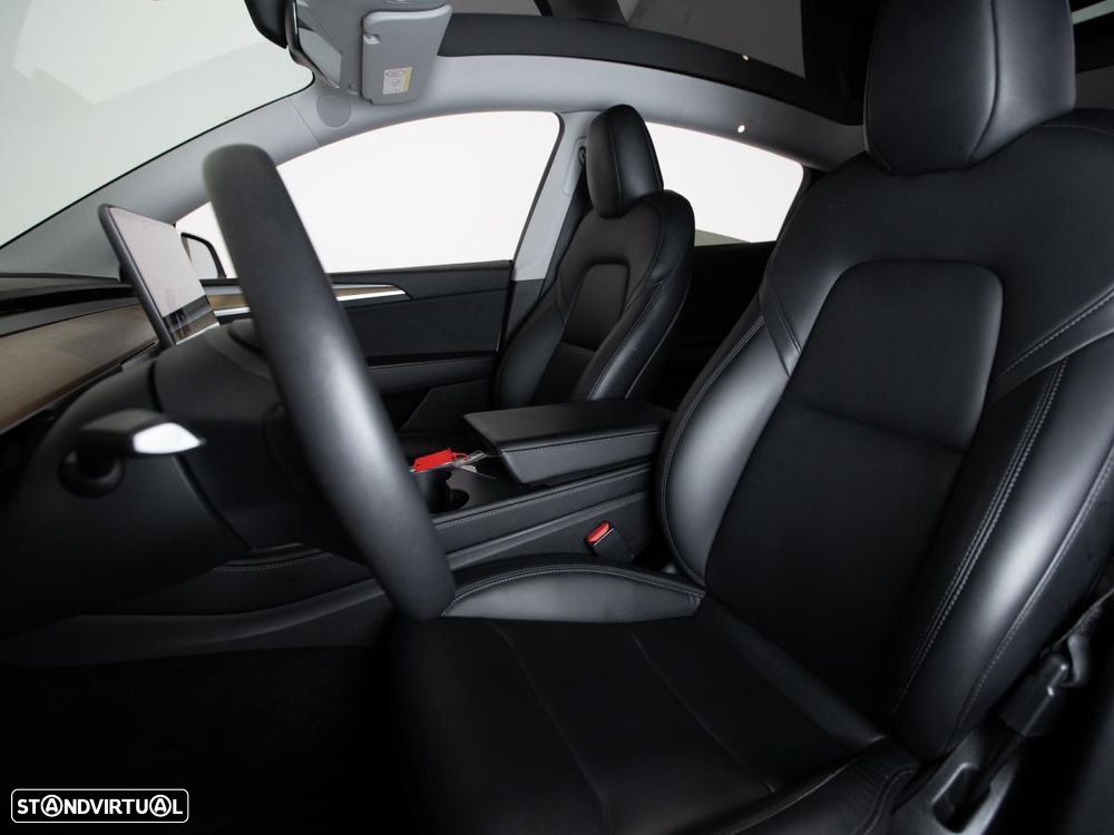 Tesla Model Y Performance Dual Motor AWD - 8