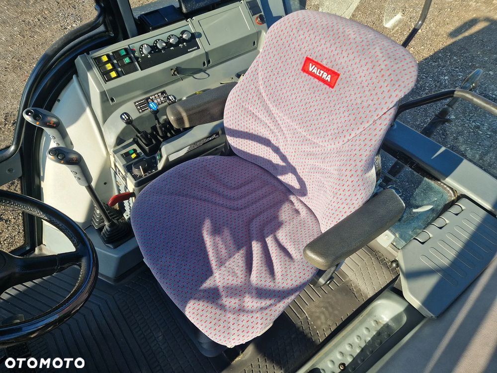 Valtra 8050 HiTech - 11