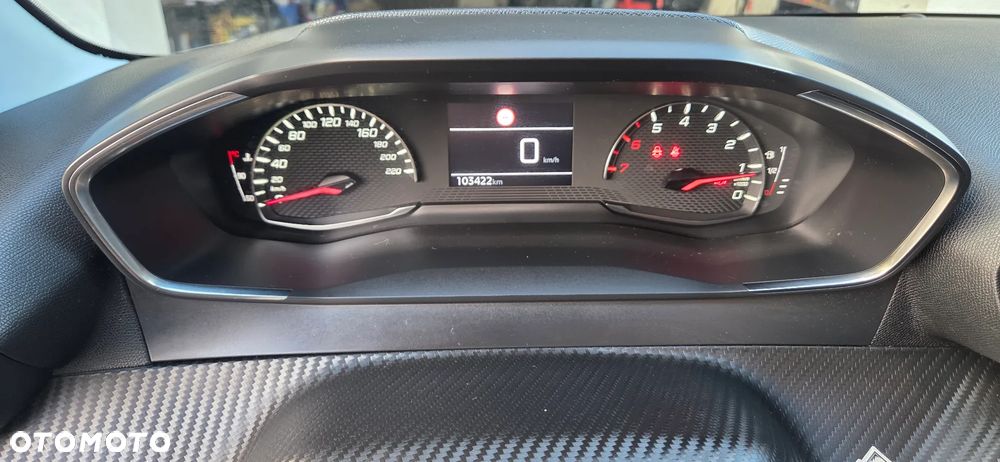 Peugeot 208 - 9