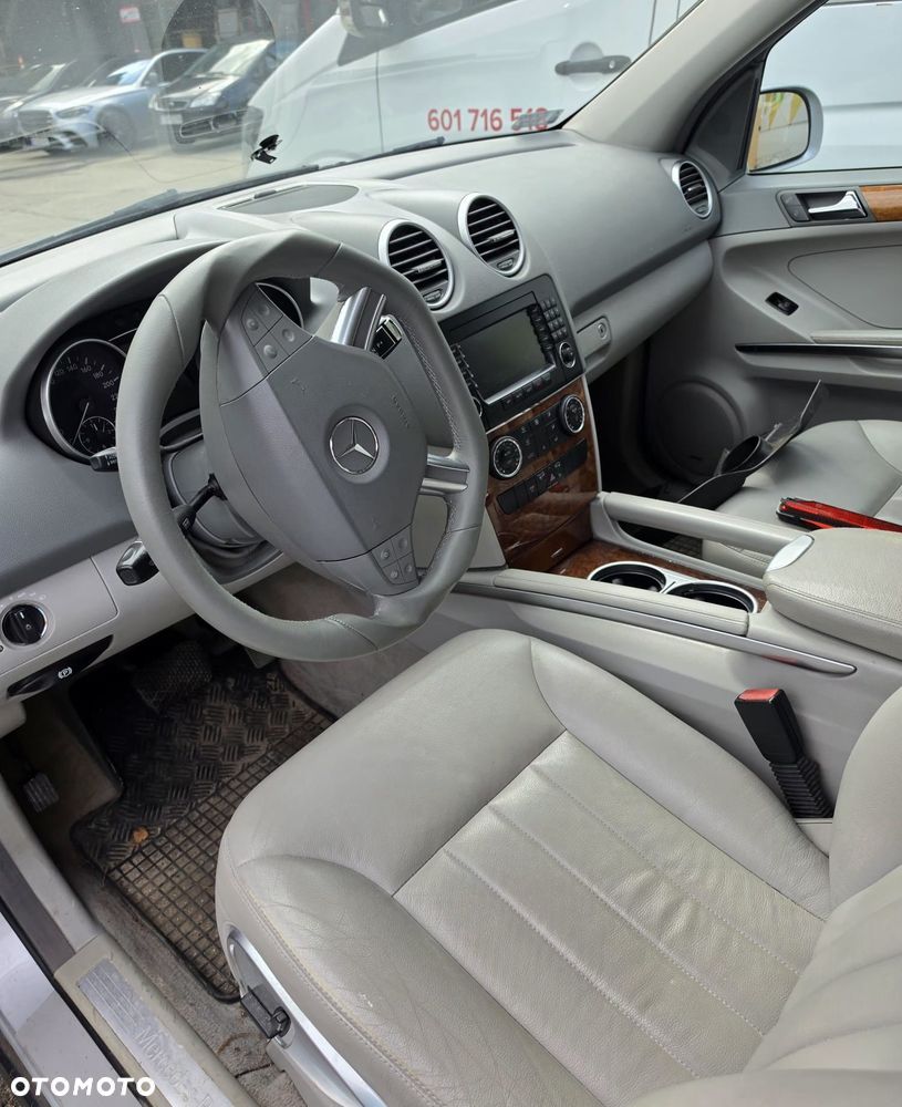 Mercedes-Benz ML - 8