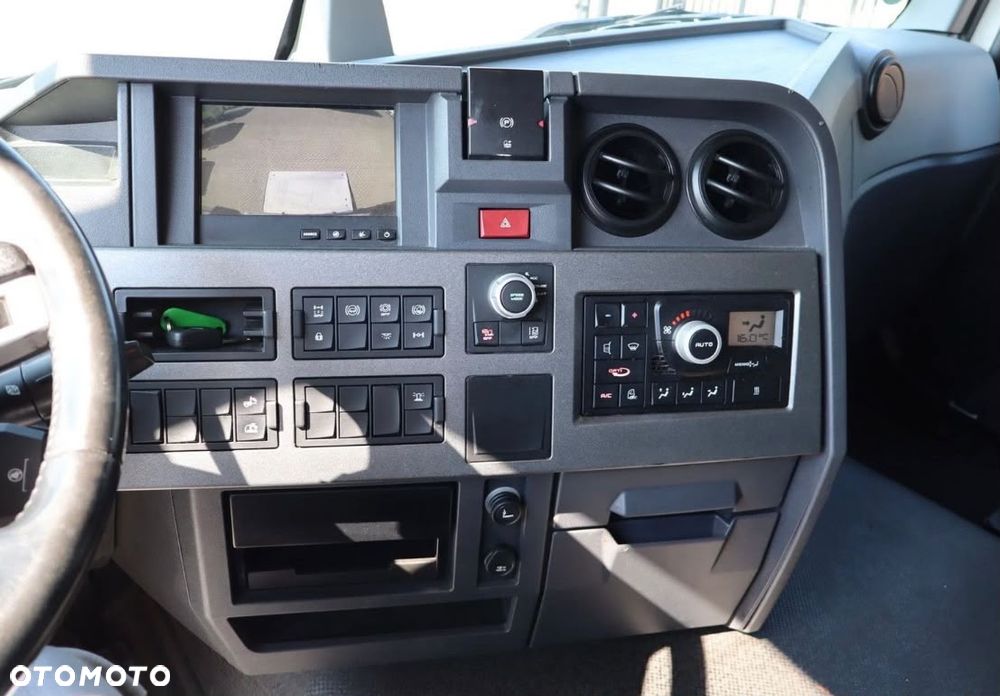 Renault T380 / CHŁODNIA / DRZWI-WINDA / 18 EUROPALET / AUTOMAT / SYPIALKA / CARRIER / 410 TYŚ KM / SPROWADZONA - 10