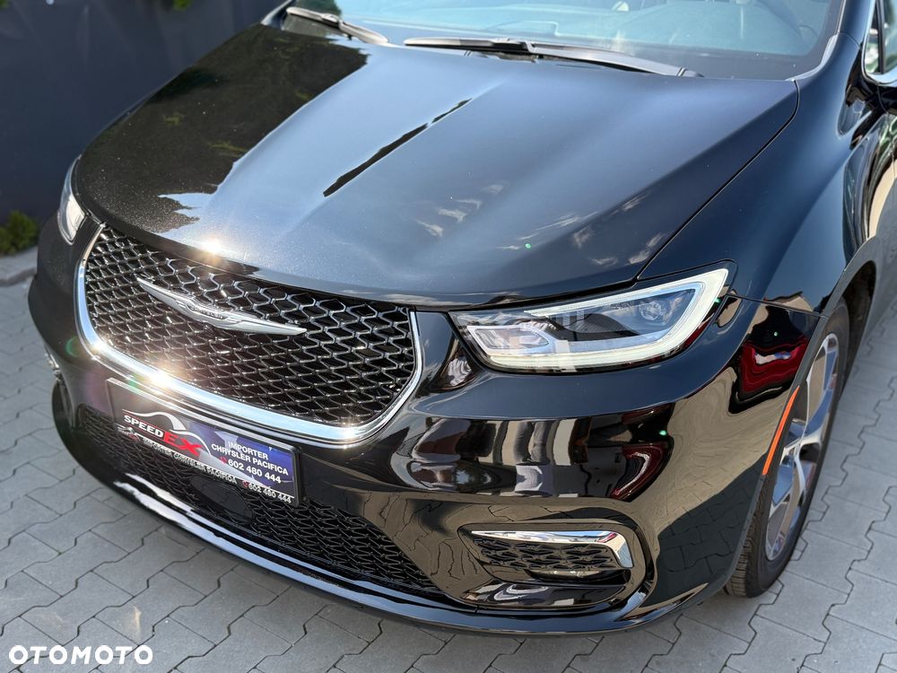 Chrysler Pacifica - 2