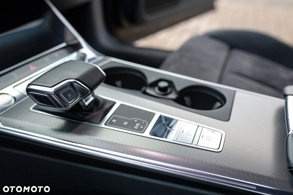 Audi A6 Avant 2.0 TDI ultra S tronic - 17