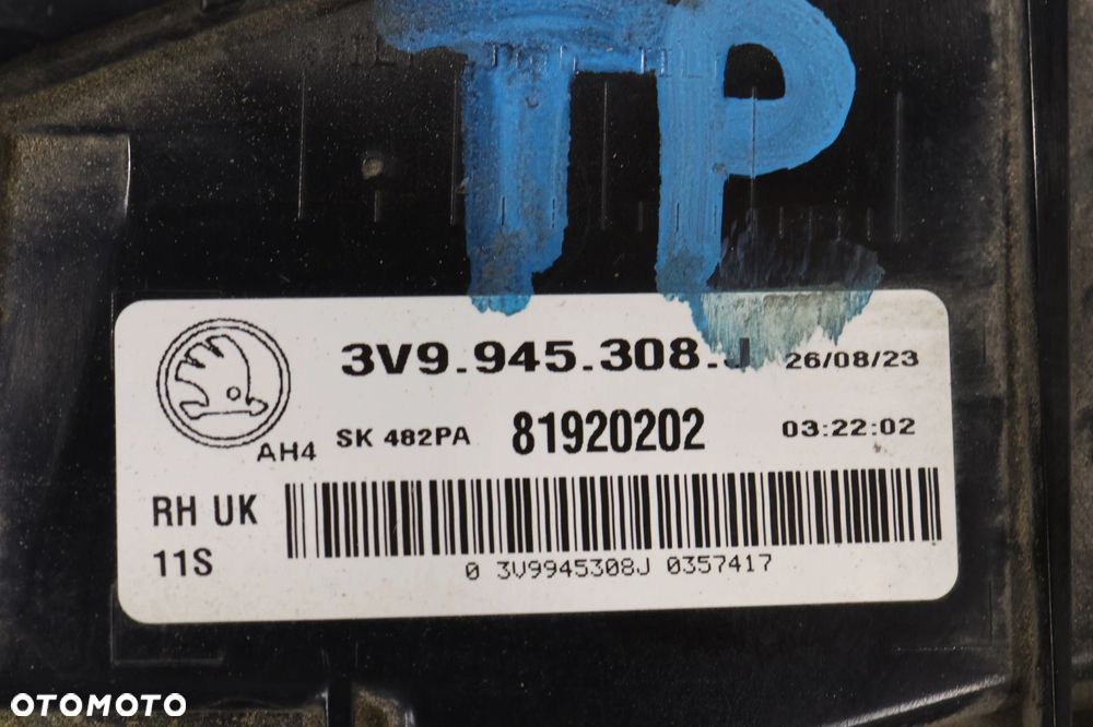 Skoda Superb III lampa tył prawa 3V9945308J lift - 2