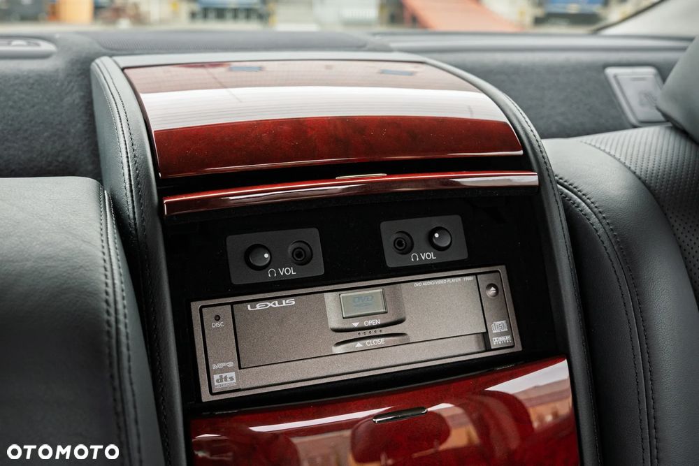 Lexus LS - 31