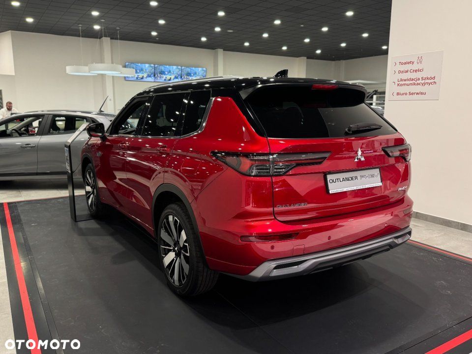 Mitsubishi Outlander - 3