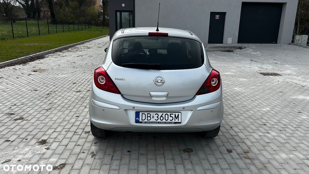 Opel Corsa 1.4 Cosmo - 4