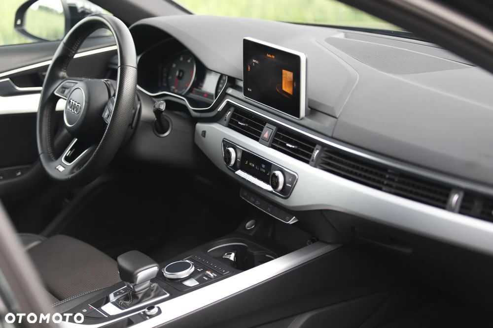 Audi A4 Avant 2.0 TDI ultra S tronic sport - 24