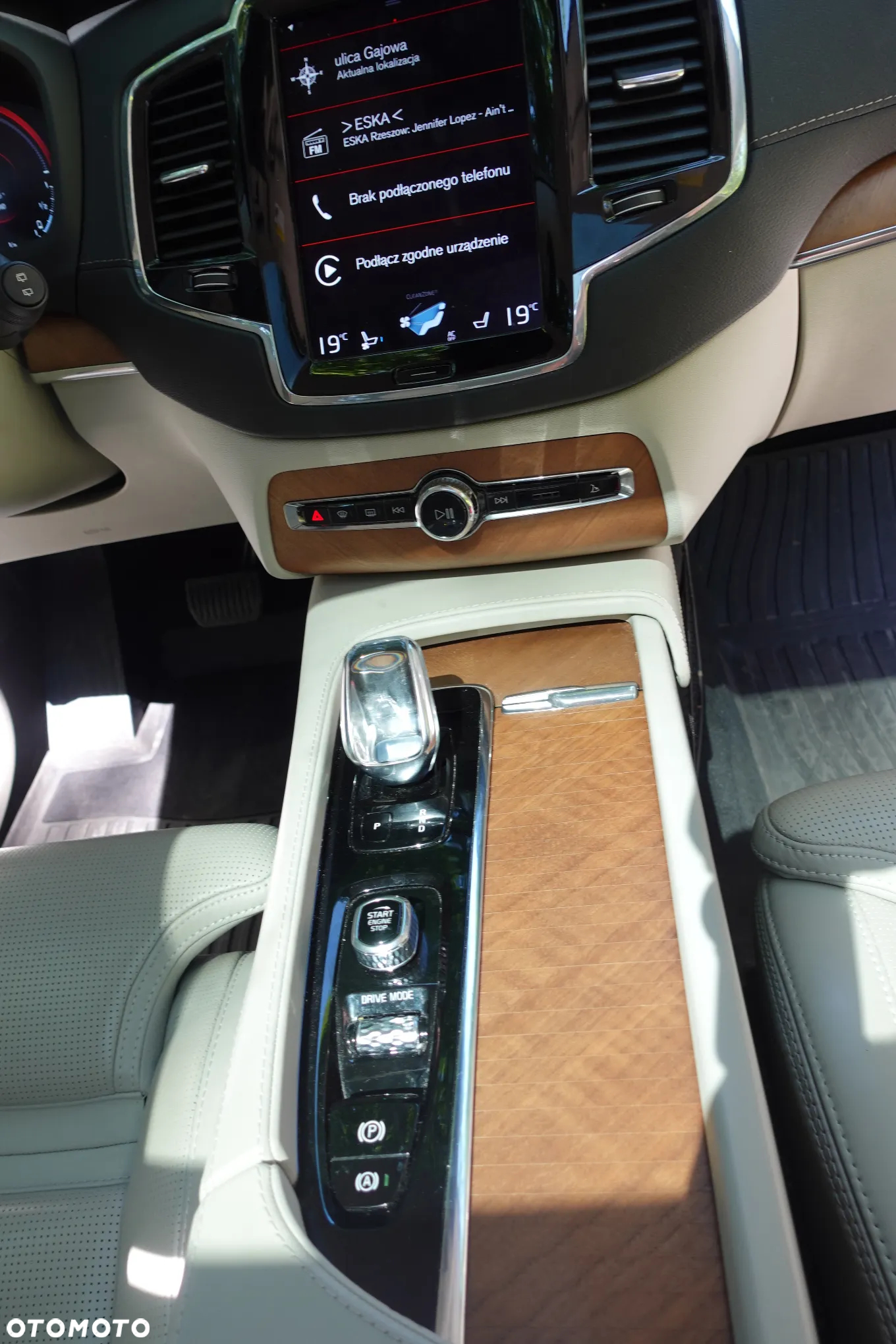 Volvo XC 90 - 25