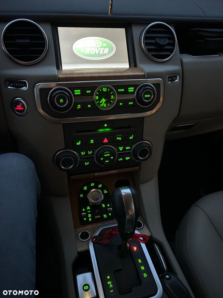 Land Rover Discovery 3.0D V6 HSE - 21