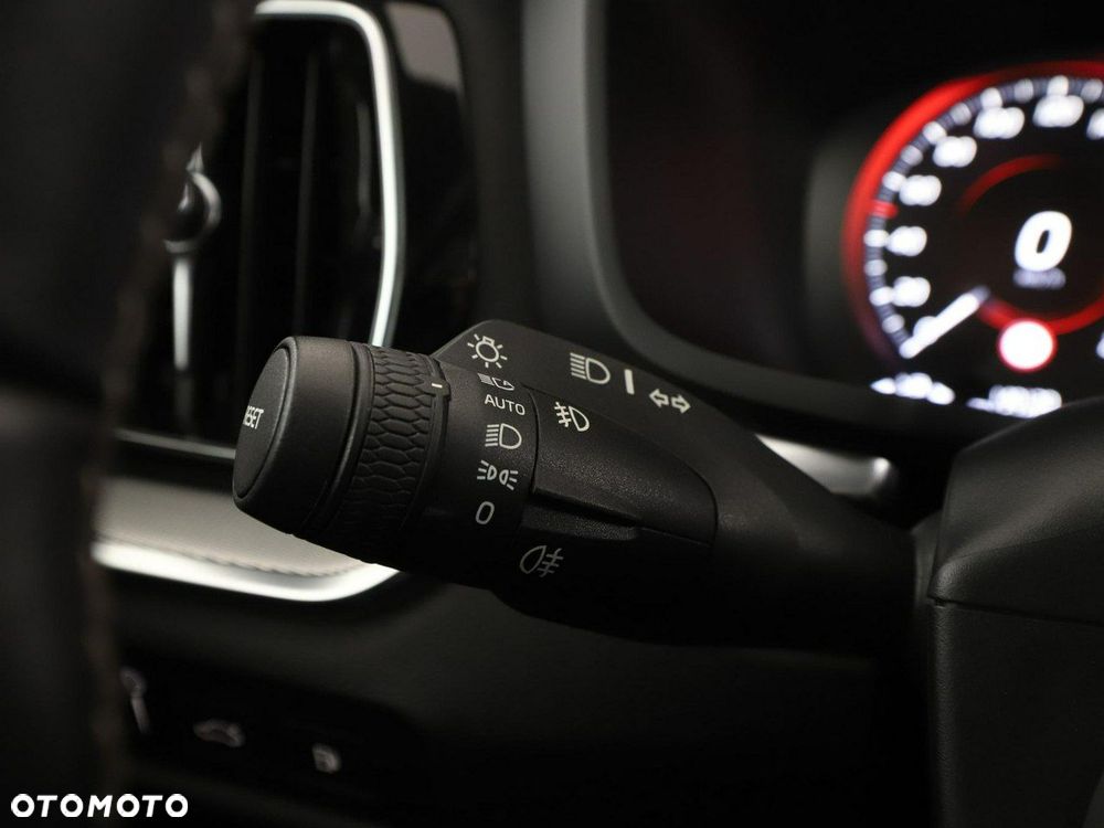 Volvo V60 T8 AWD Recharge Geartronic RDesign - 35