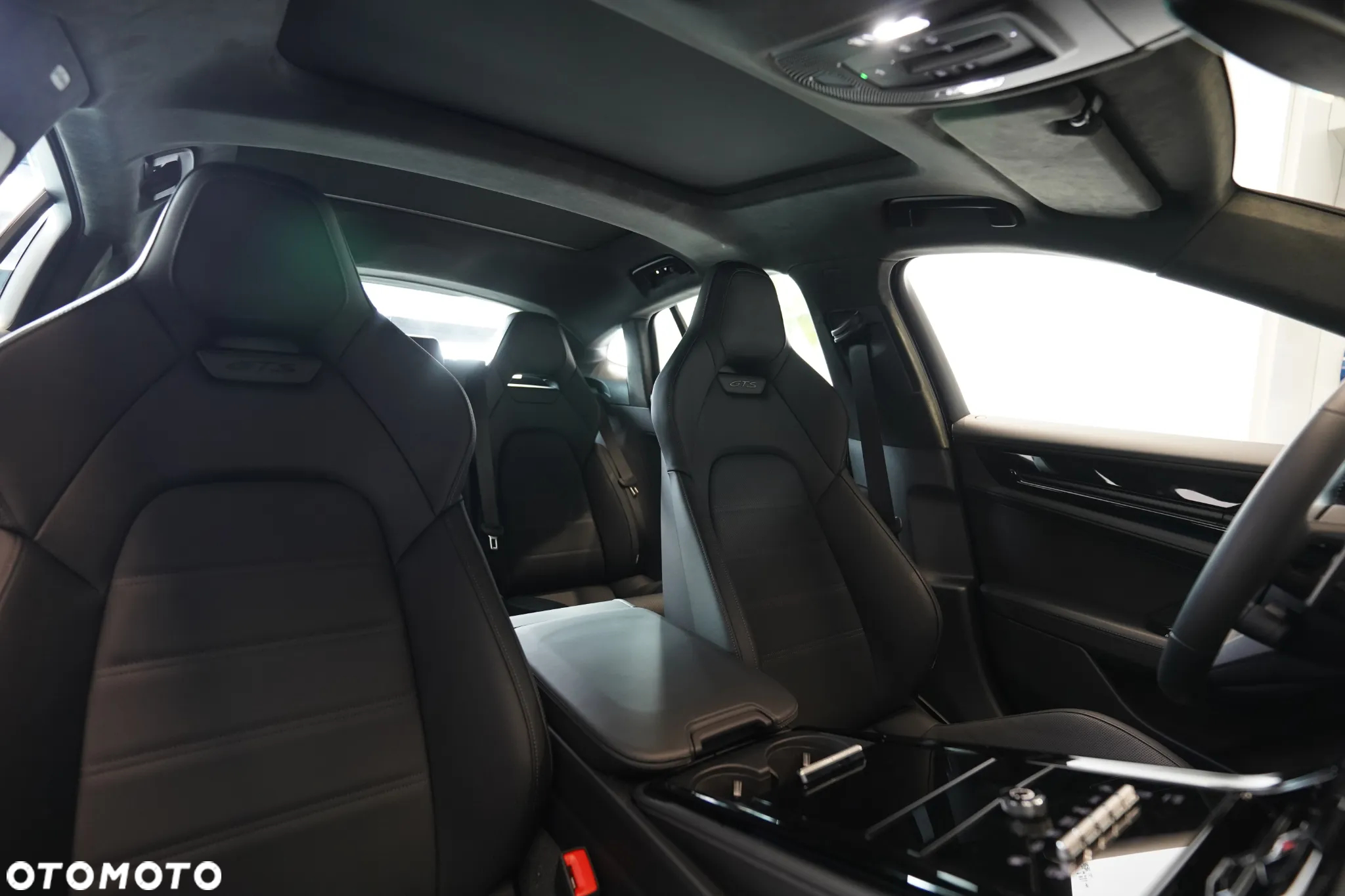 Porsche Panamera GTS - 22