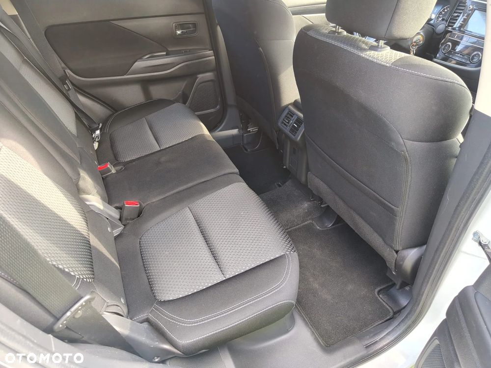 Mitsubishi Outlander - 6