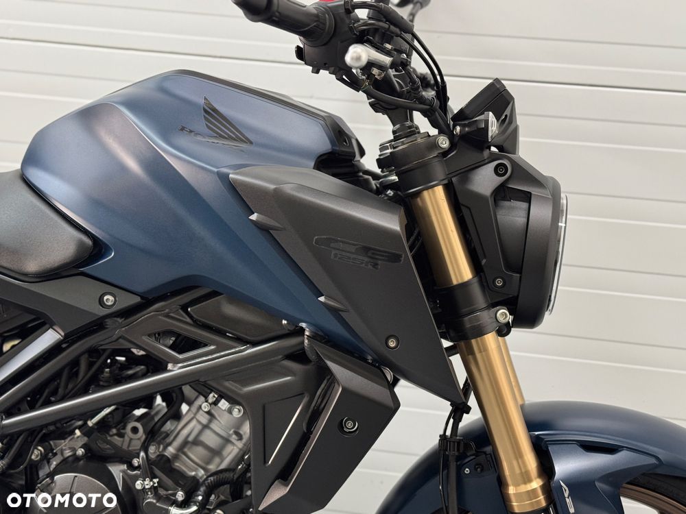 Honda CB - 12