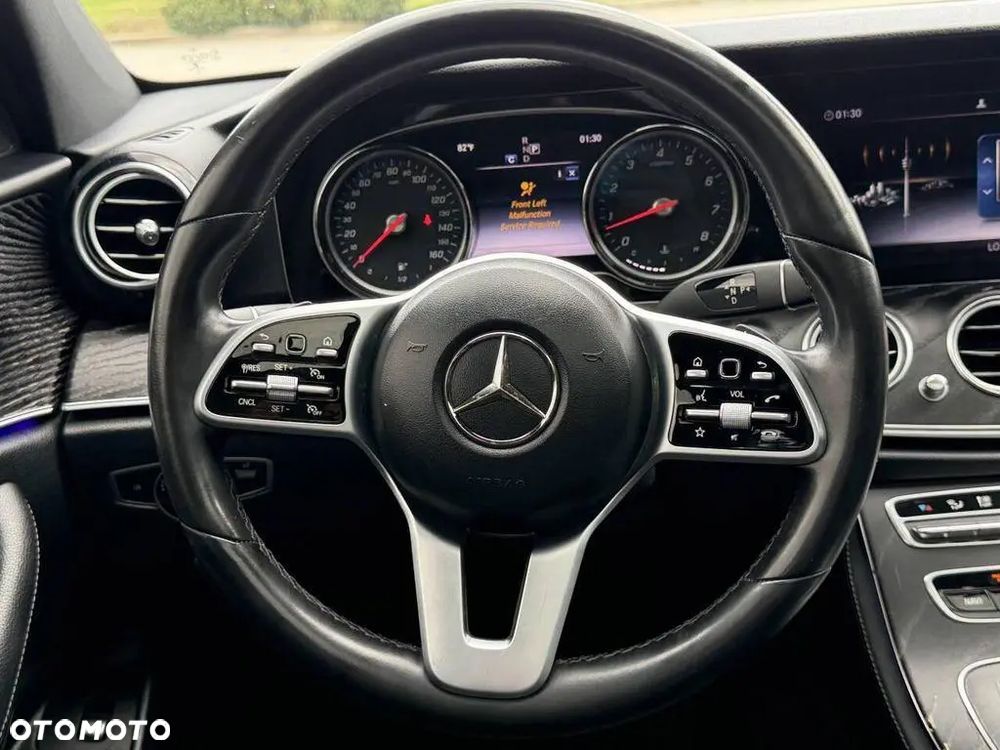 Mercedes-Benz Klasa E 300 9G-TRONIC - 12