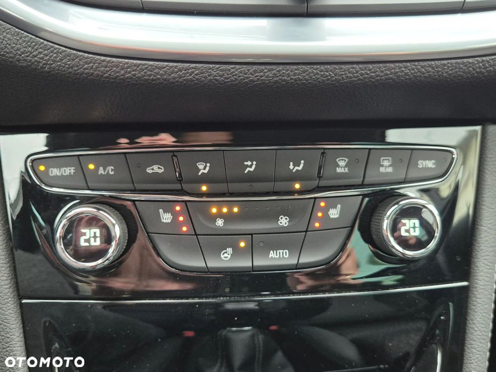 Opel Astra 1.4 Turbo Innovation - 11
