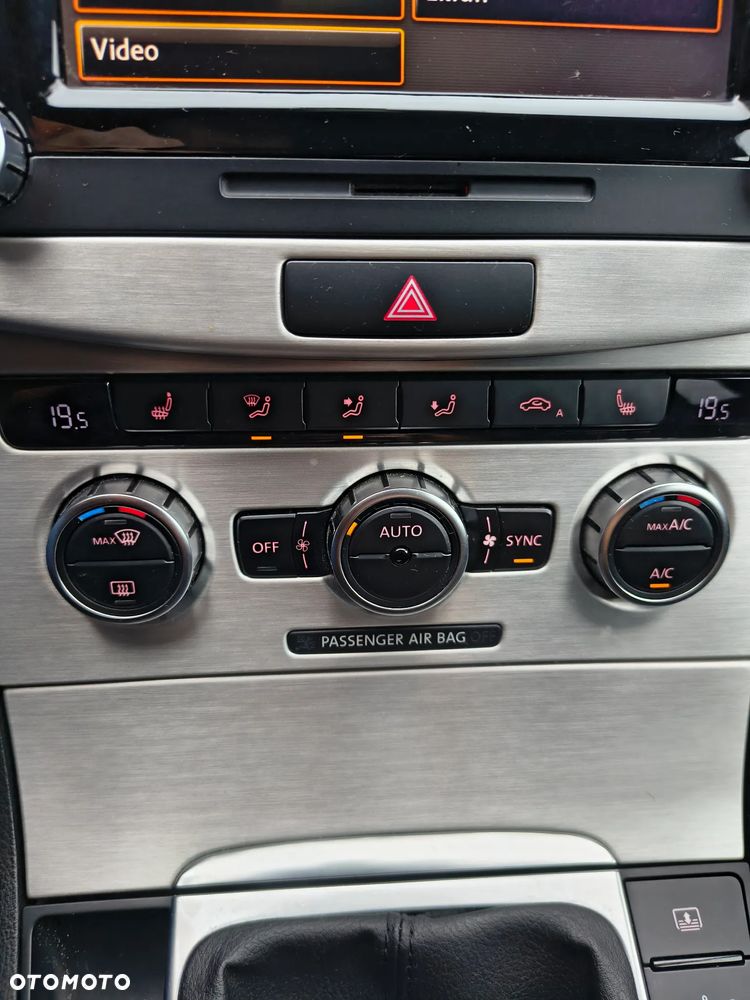 Volkswagen Passat 2.0 TSI Highline - 37