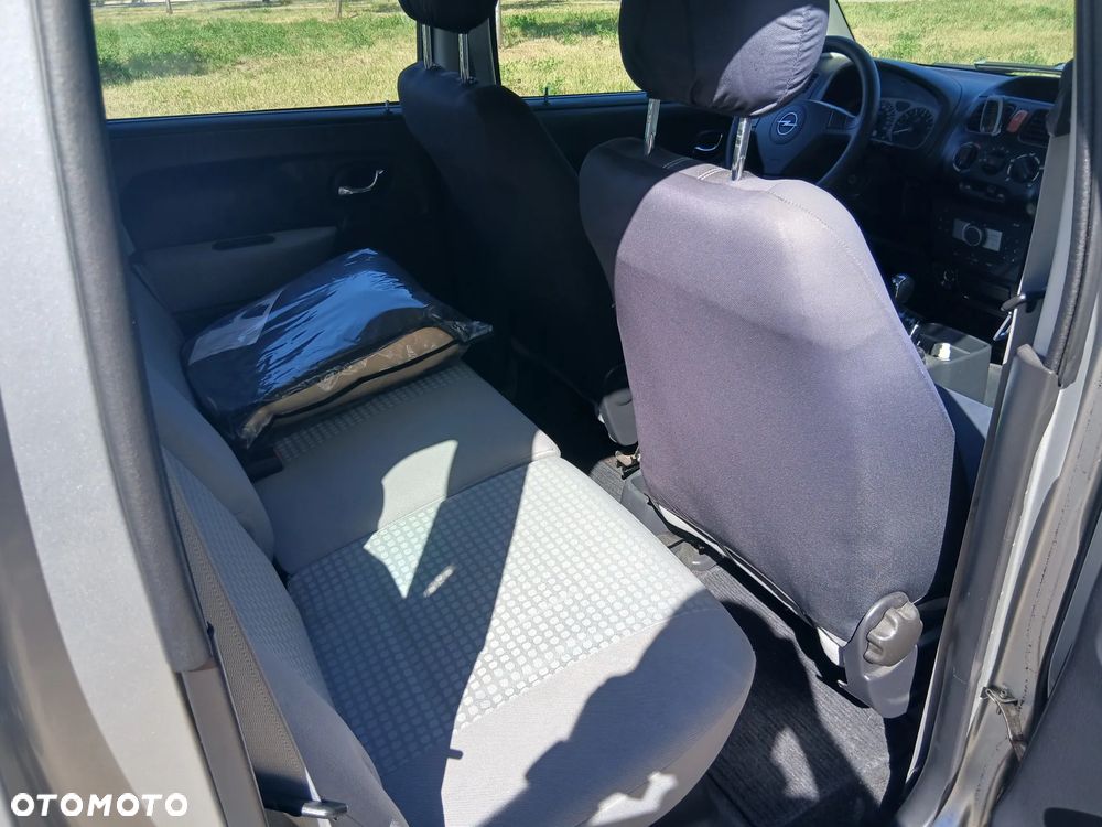 Opel Agila - 16