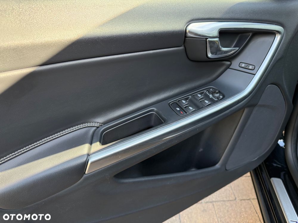 Volvo V60 D4 Geartronic RDesign - 31