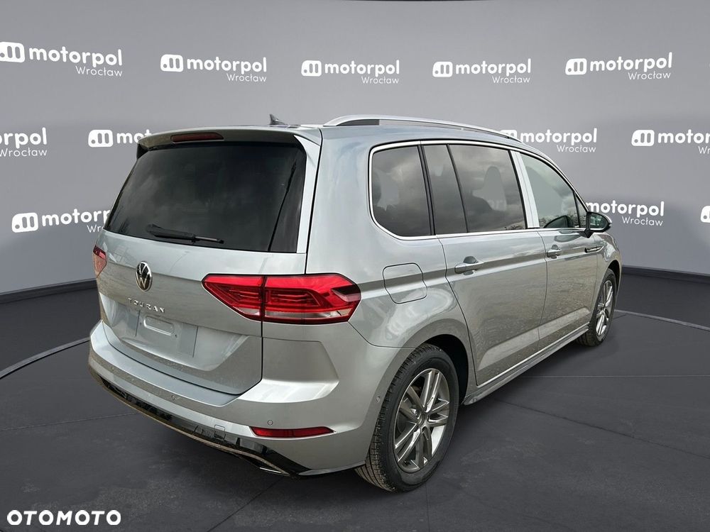 Volkswagen Touran - 11