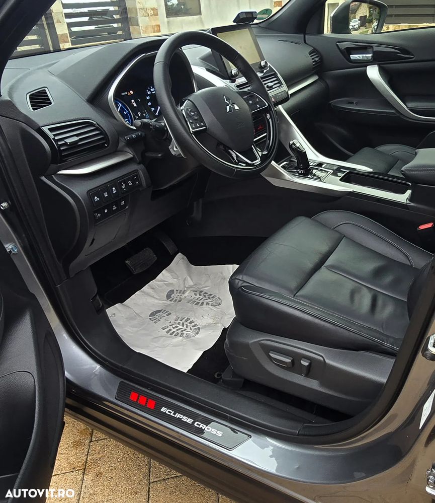 Mitsubishi Eclipse-Cross Plug-In Hybrid 4WD Plus Select - 12