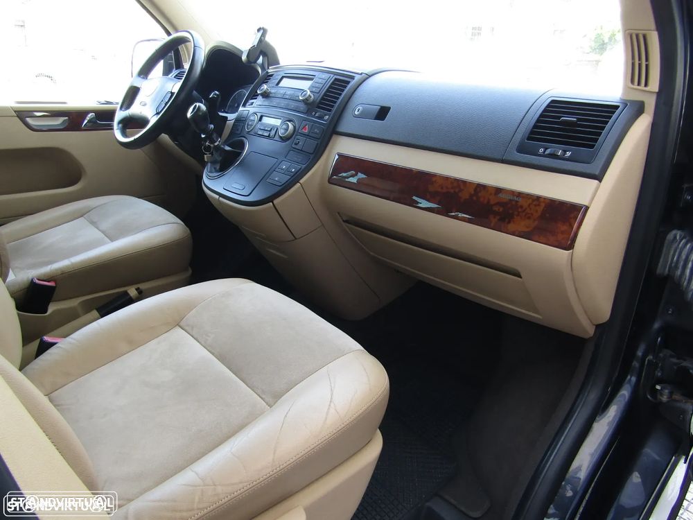 VW Multivan 2.5 TDi Highline - 20