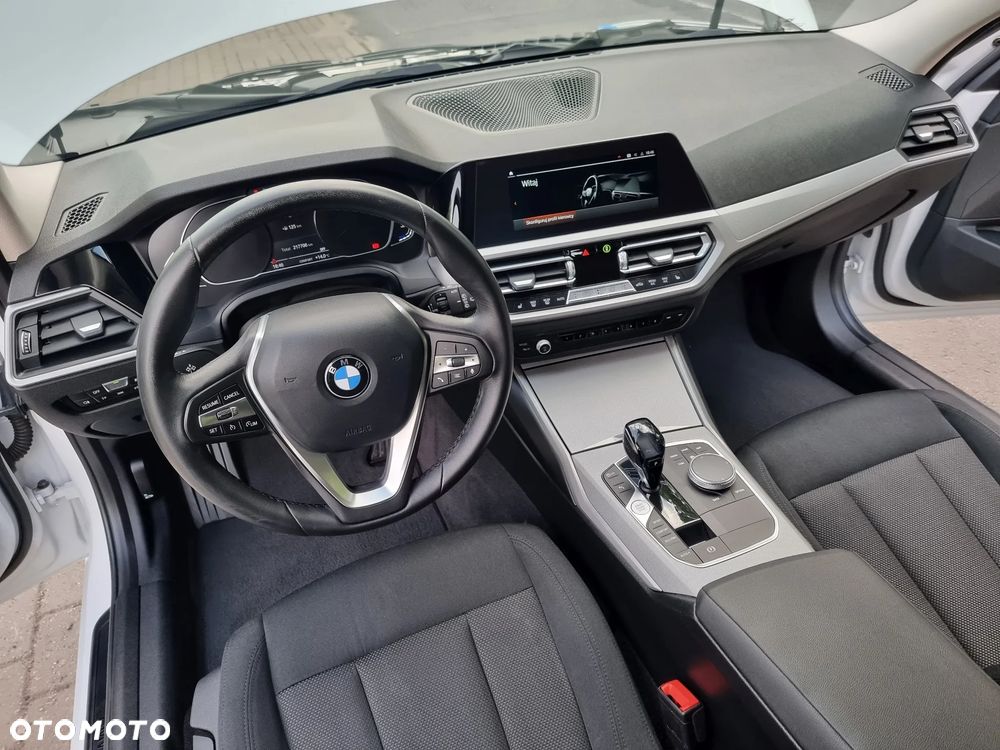 BMW Seria 3 320d Edition Luxury Line Purity - 17