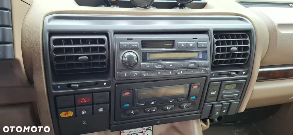 Land Rover Discovery - 30