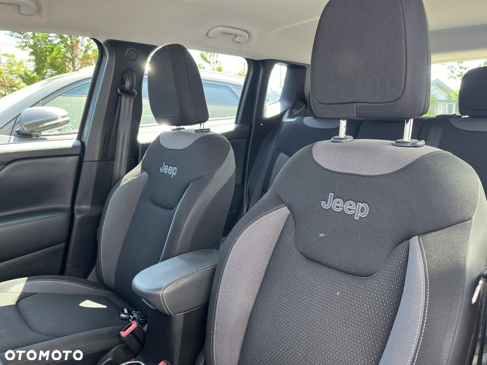 Jeep Renegade 1.5 T4 mHEV Limited FWD S&S DCT - 11
