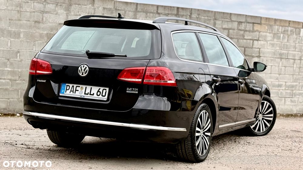 Volkswagen Passat 2.0 TDI Comfortline - 14