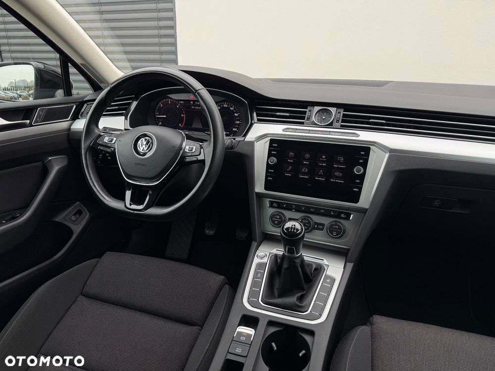Volkswagen Passat 2.0 TDI (BlueMotion Technology) Comfortline - 32