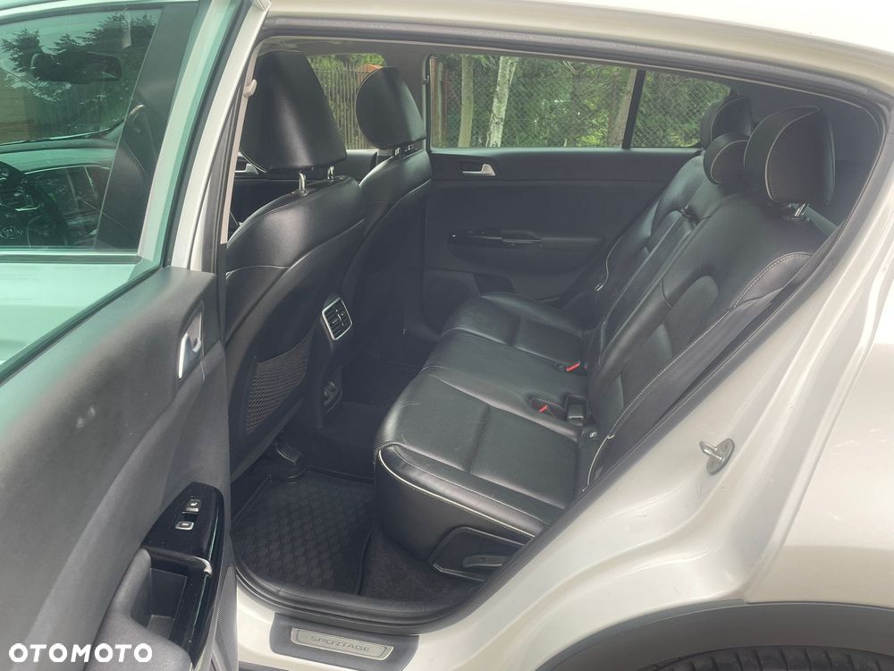 Kia Sportage 2,0 CRDI AWD Platinum - 28